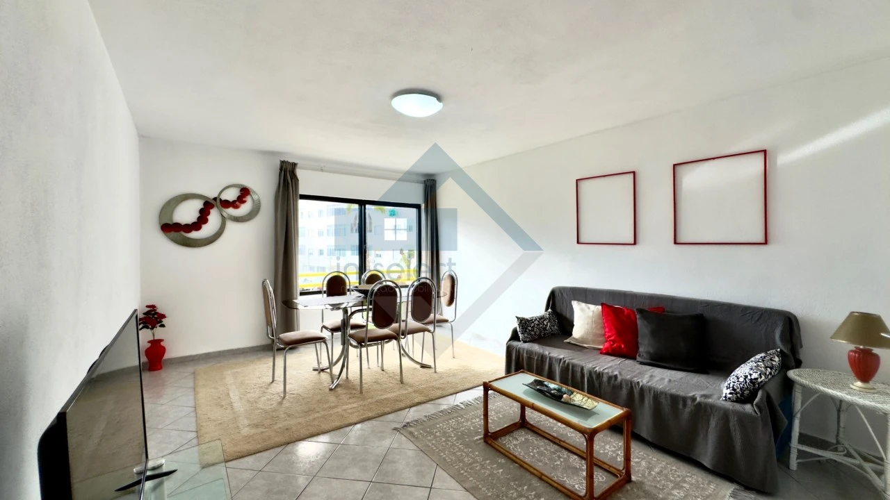 Apartamento T2 para Venda em Quelfes Foto 3