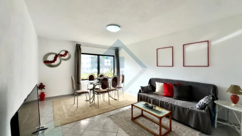 Apartamento T2 para Venda em Quelfes