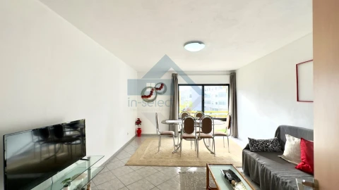 Apartamento T2 para Venda em Quelfes
