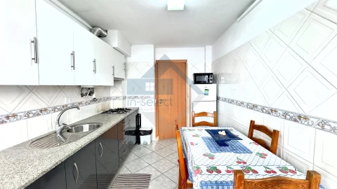 Apartamento T2 para Venda em Quelfes
