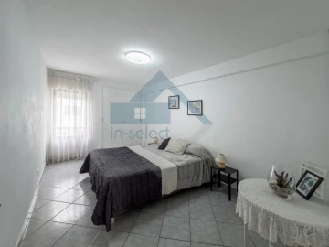 Apartamento T2 para Venda em Quelfes