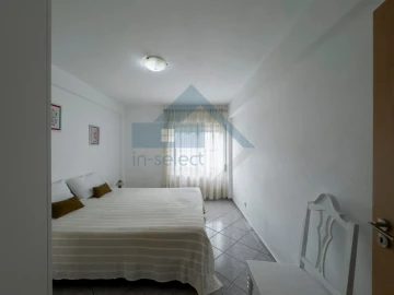 Apartamento T2 para Venda em Quelfes