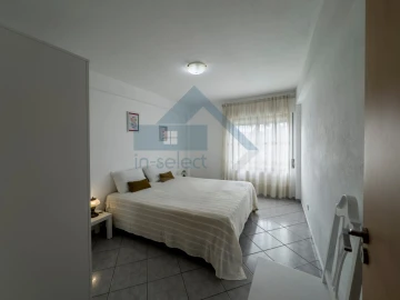 Apartamento T2 para Venda em Quelfes
