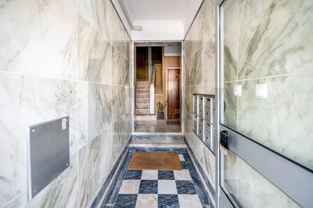 Apartamento T2 para Venda em Carnaxide e Queijas Foto 2