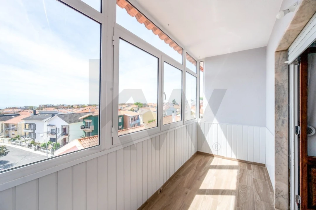 Apartamento T2 para Venda em Carnaxide e Queijas Foto 7