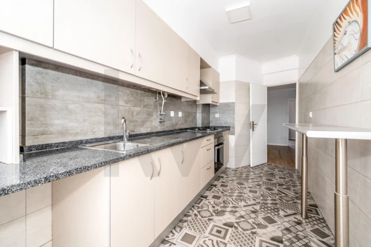 Apartamento T2 para Venda em Carnaxide e Queijas Foto 13