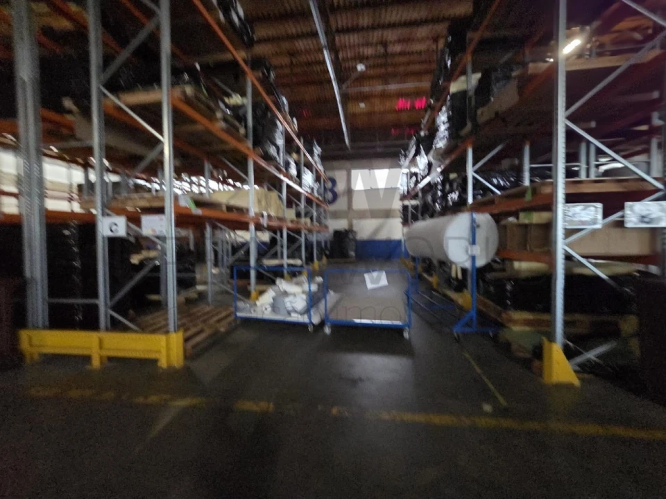 Armazém para Venda em São João da Madeira Foto 11