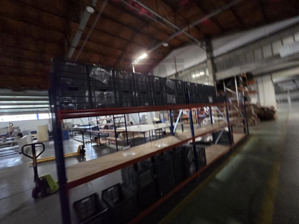 Armazém para Venda em São João da Madeira Foto 13