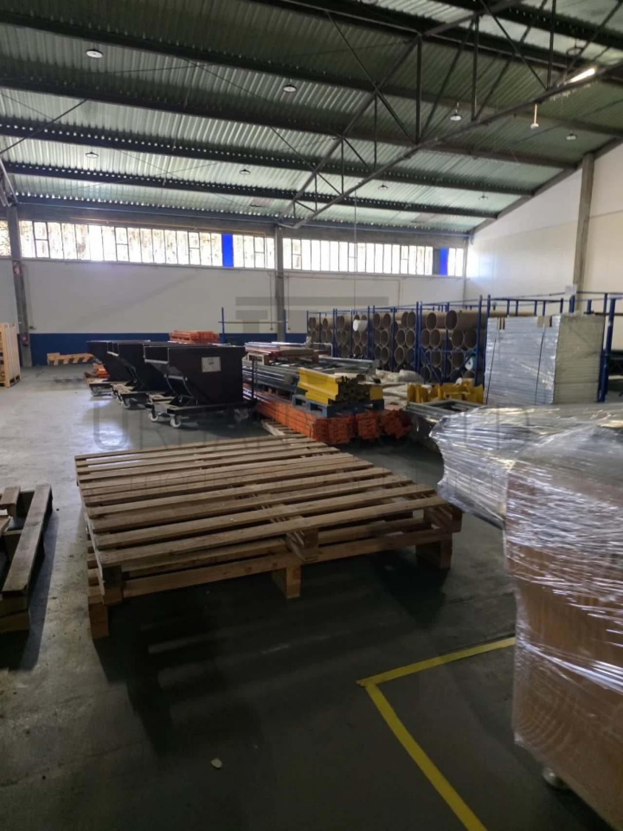 Armazém para Venda em São João da Madeira Foto 44
