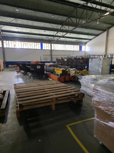 Armazém para Venda em São João da Madeira