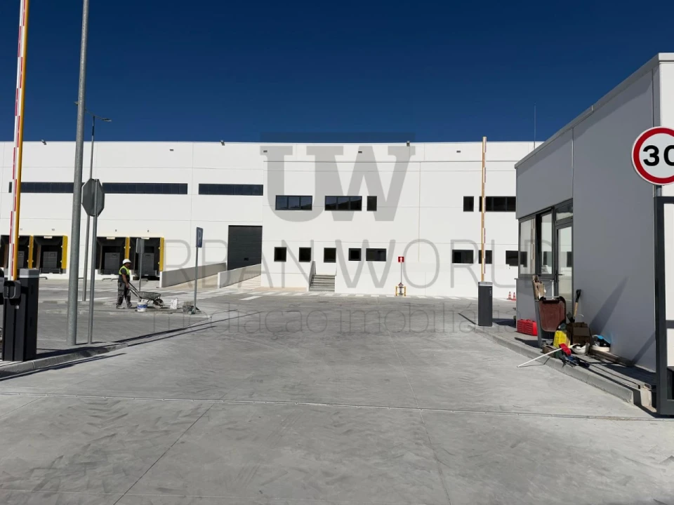 Armazém para Arrendamento em Malveira e São Miguel de Alcainça Foto 2