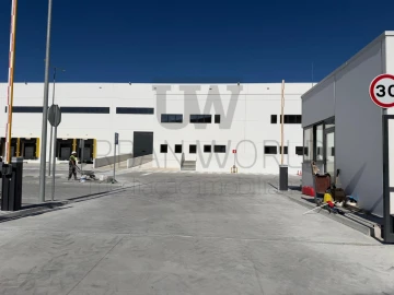 Armazém para Arrendamento em Malveira e São Miguel de Alcainça