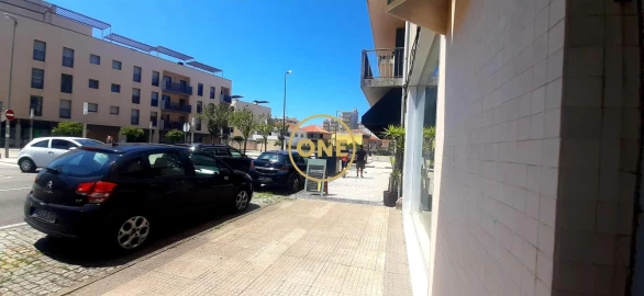 Loja para Arrendamento em Póvoa de Varzim, Beiriz e Argivai