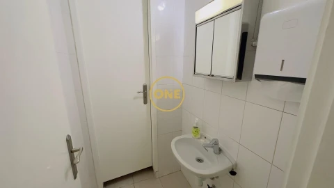 Loja para Arrendamento em Póvoa de Varzim, Beiriz e Argivai