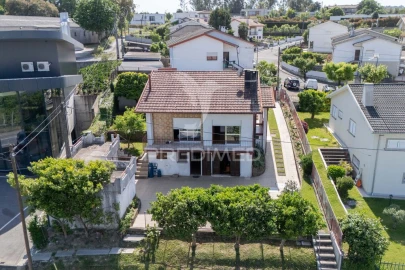 Moradia T4 para Venda em Vila Verde e Barbudo