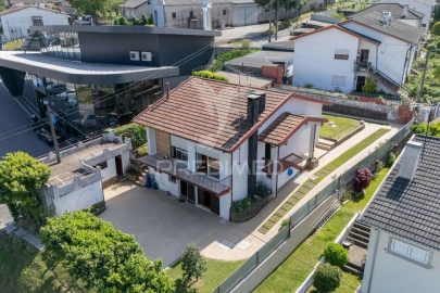 Moradia T4 para Venda em Vila Verde e Barbudo