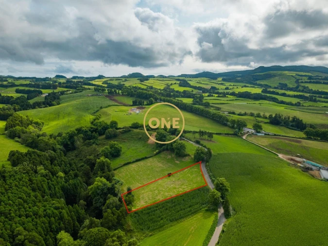 Terreno para Venda em Lomba da Maia Foto 4