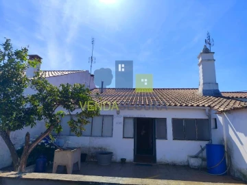 Moradia T4 para Venda em Santo Agostinho e São João Baptista e Santo Amador