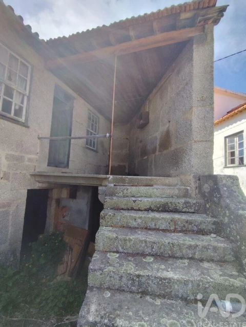 Moradia T3 para Venda em Lagares