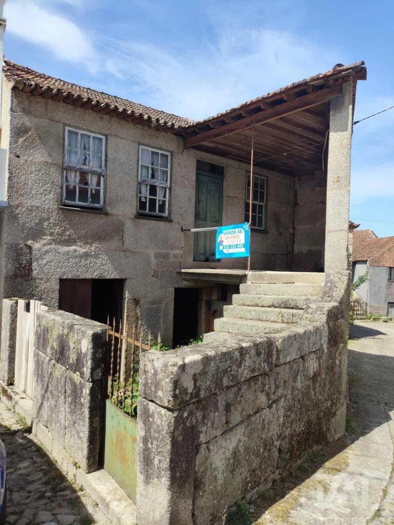 Moradia T3 para Venda em Lagares Foto 1