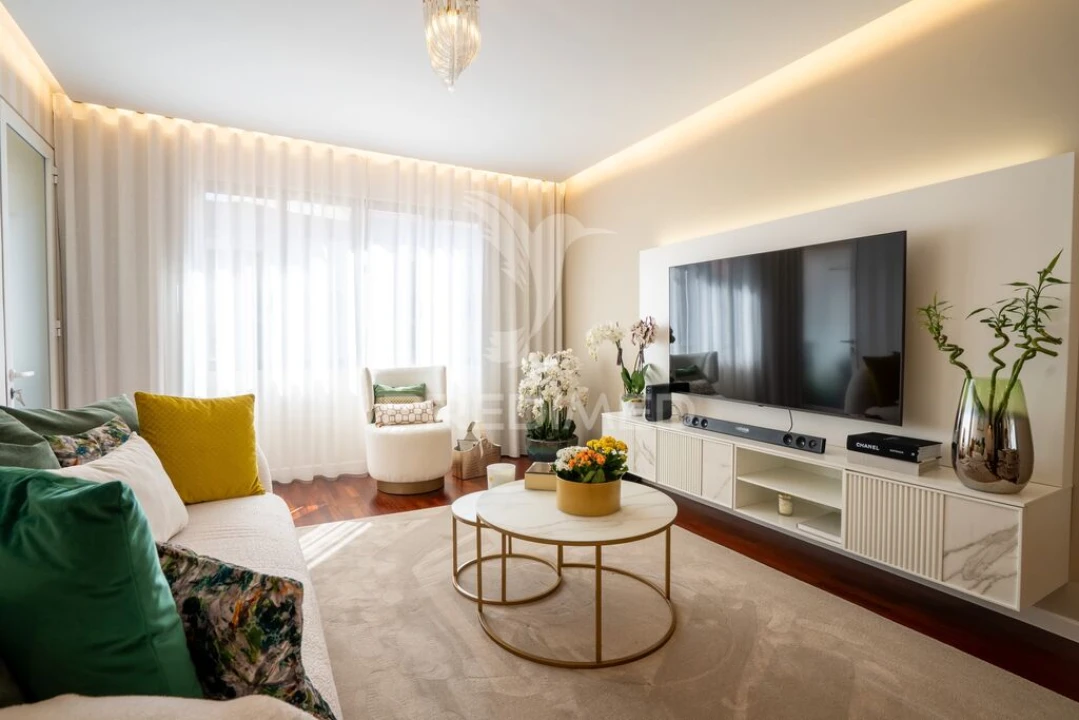 Apartamento T2 para Venda em Caniço Foto 5