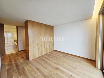 Apartamento T3 para Venda em Póvoa de Varzim, Beiriz e Argivai