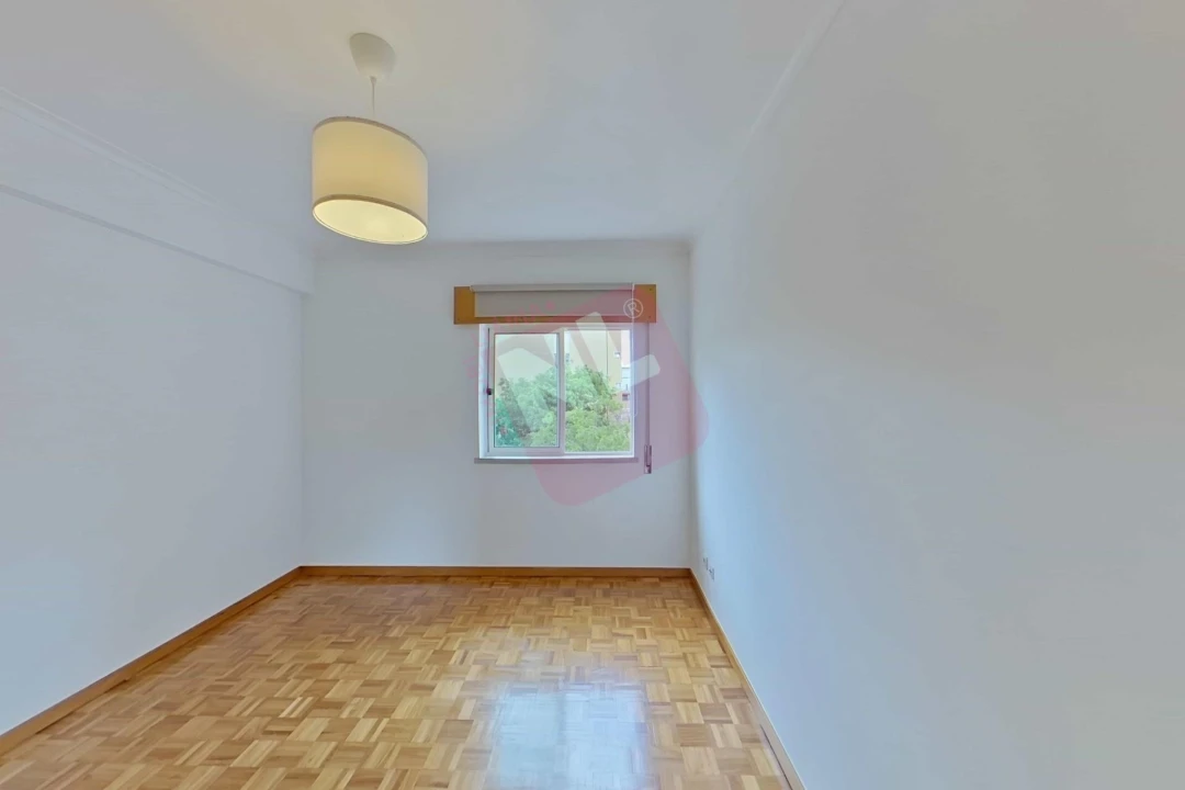 Apartamento T1 para Arrendamento em Lumiar Foto 13