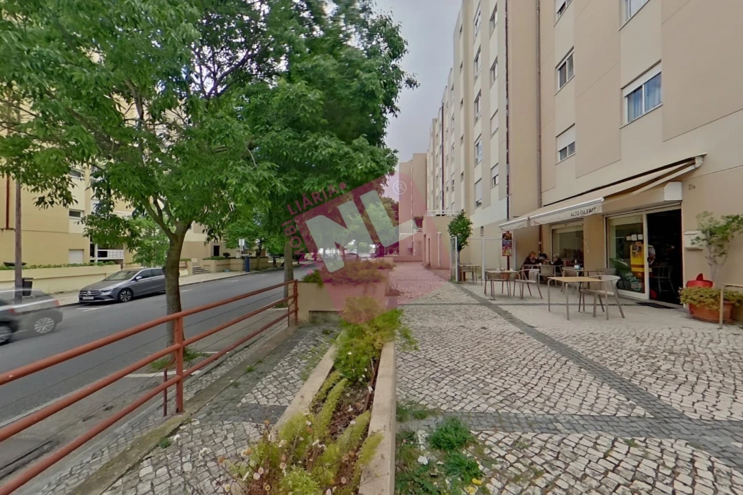 Apartamento T1 para Arrendamento em Lumiar Foto 2