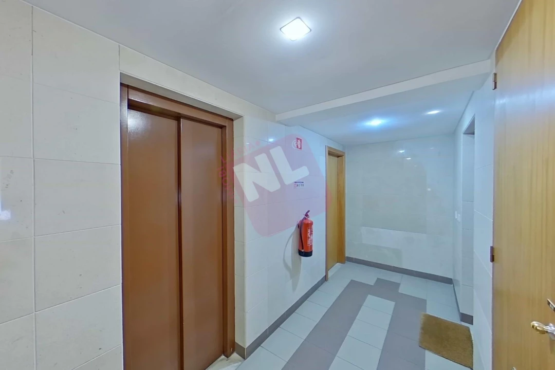 Apartamento T1 para Arrendamento em Lumiar Foto 8