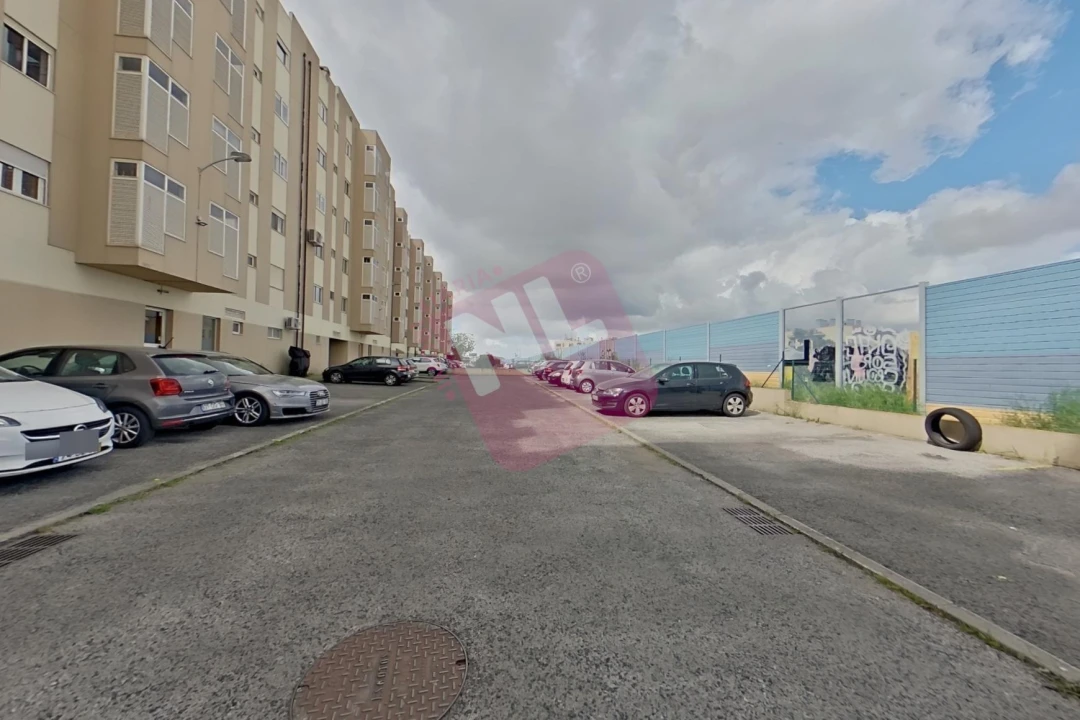 Apartamento T1 para Arrendamento em Lumiar Foto 30