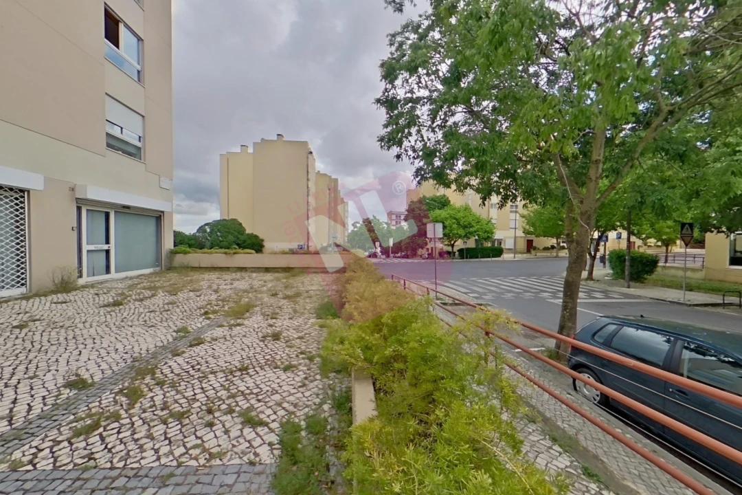Apartamento T1 para Arrendamento em Lumiar Foto 3