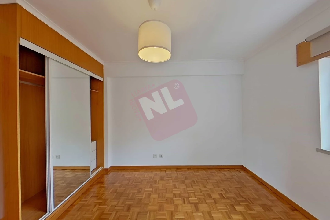 Apartamento T1 para Arrendamento em Lumiar Foto 14