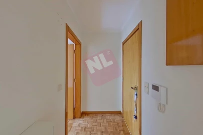 Apartamento T1 para Arrendamento em Lumiar
