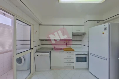 Apartamento T1 para Arrendamento em Lumiar