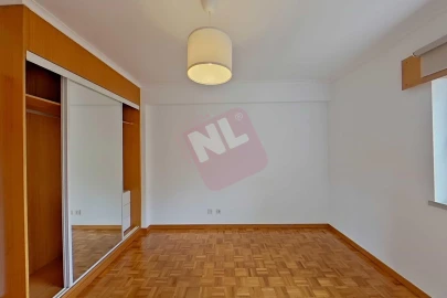 Apartamento T1 para Arrendamento em Lumiar