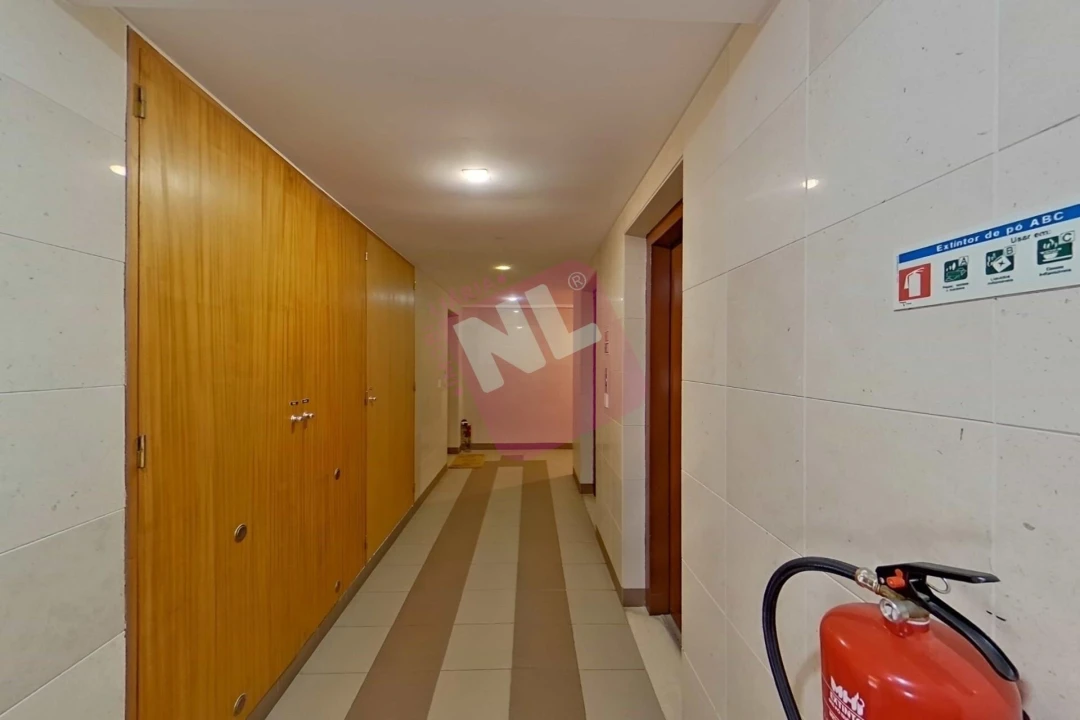 Apartamento T1 para Arrendamento em Lumiar Foto 9