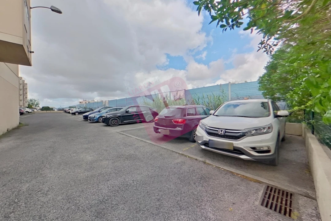 Apartamento T1 para Arrendamento em Lumiar Foto 34