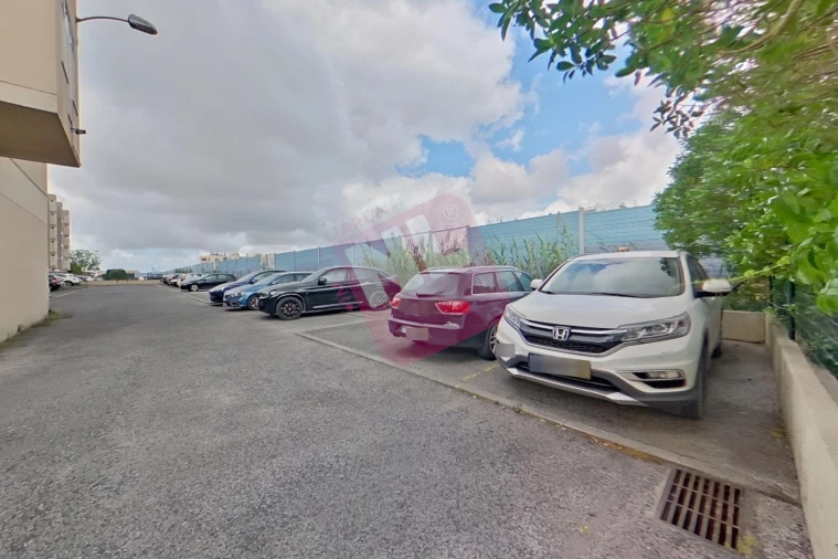 Apartamento T1 para Arrendamento em Lumiar Foto 34
