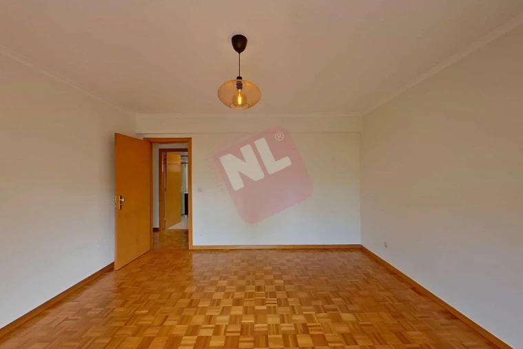 Apartamento T1 para Arrendamento em Lumiar Foto 23