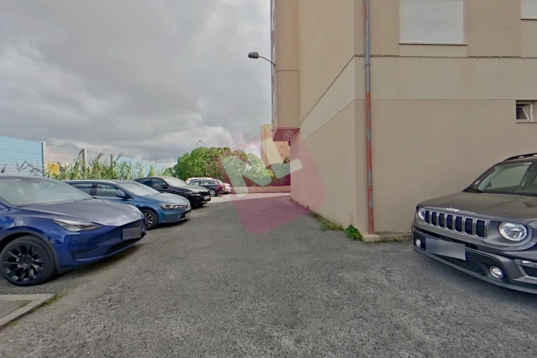 Apartamento T1 para Arrendamento em Lumiar Foto 32