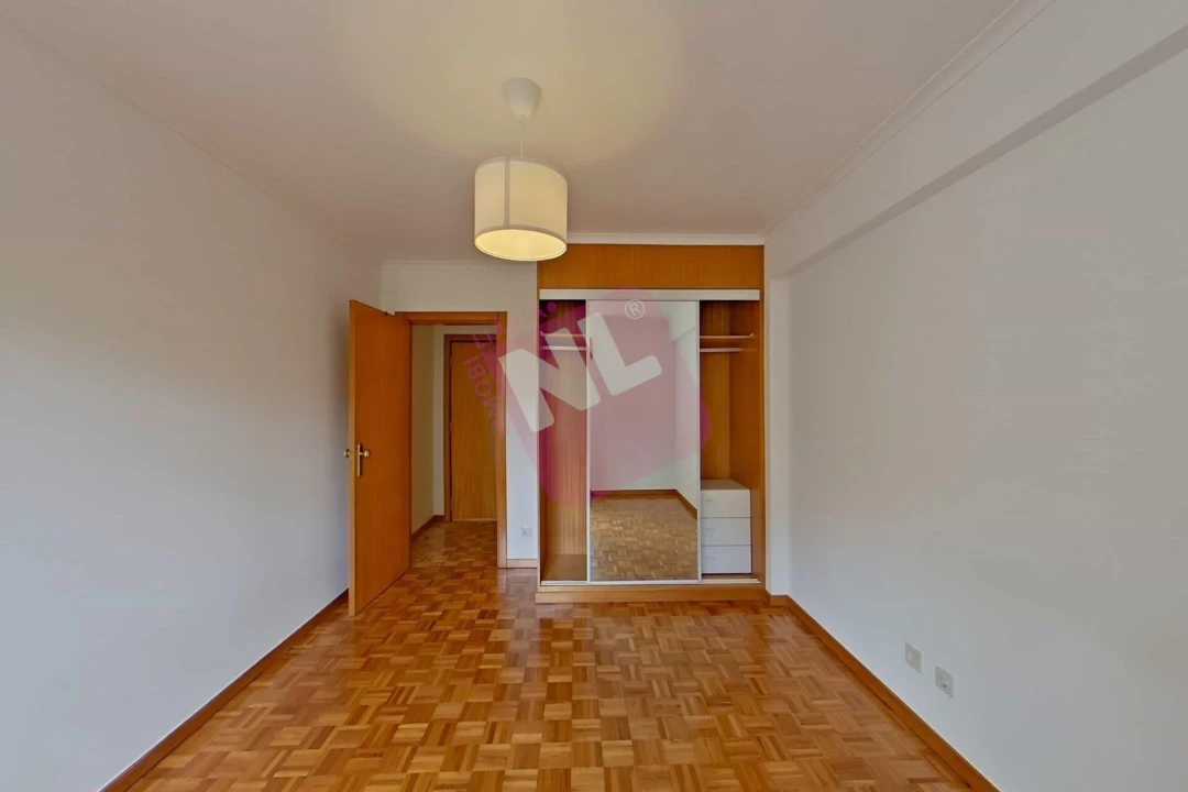 Apartamento T1 para Arrendamento em Lumiar Foto 15