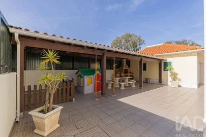 Moradia T4 para Venda em Palhais e Coina