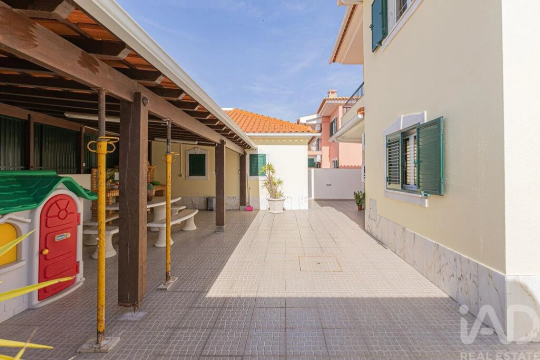 Moradia T4 para Venda em Palhais e Coina Foto 4