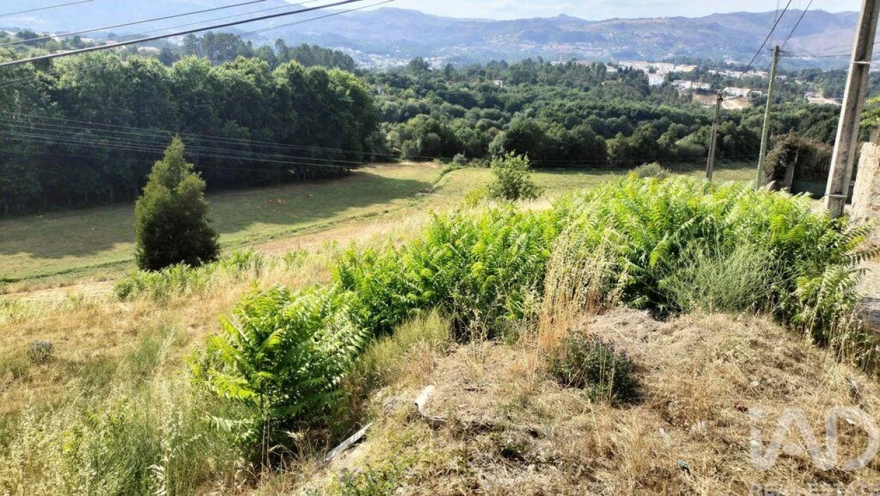 Terreno para Venda em Pena, Quintã e Vila Cova Foto 1