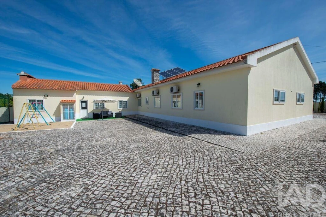 Moradia T4 para Venda em Quinta do Anjo Foto 5