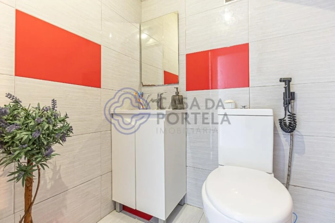 Moradia T4 para Venda em Aguas Santas Foto 28