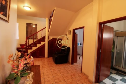 Moradia T3 para Venda em Santa Cruz