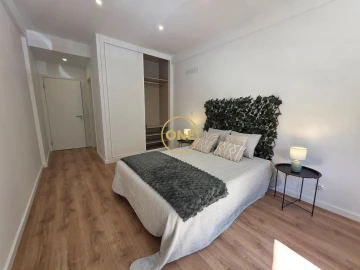 Apartamento T2 para Venda em Benfica
