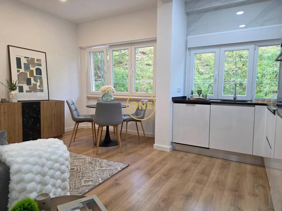 Apartamento T2 para Venda em Benfica Foto 2