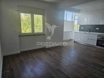 Apartamento T2 para Venda em Venteira